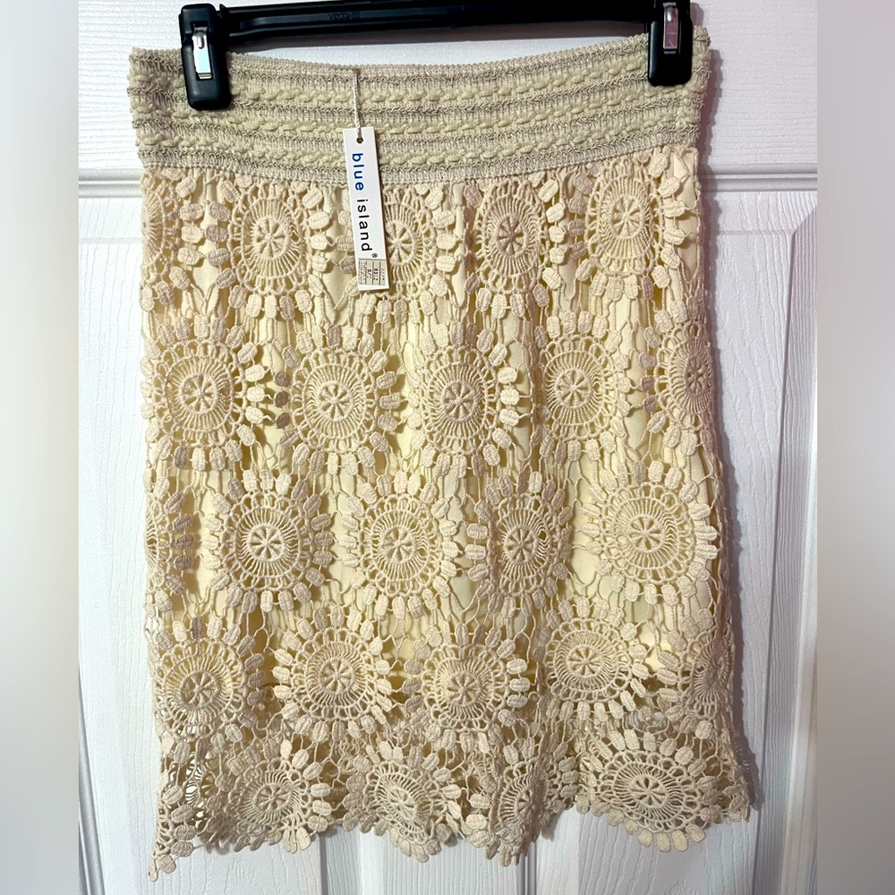 Beach skirt cover up  can  be worn as skirt lined size small stretch waist